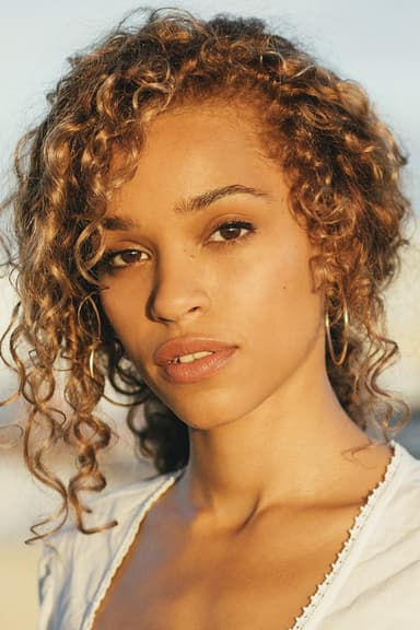 Izzy Bizu